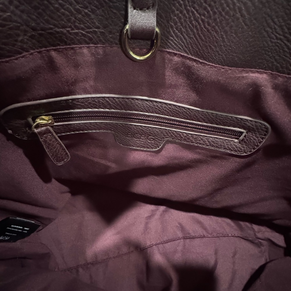 Elegant BCBG Paris Quilted Vegan Leather Purple Tote/Overnight/Laptop Bag - Picture 5 of 6